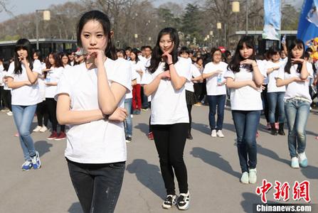 深圳一中学被指强制学生剪寸头